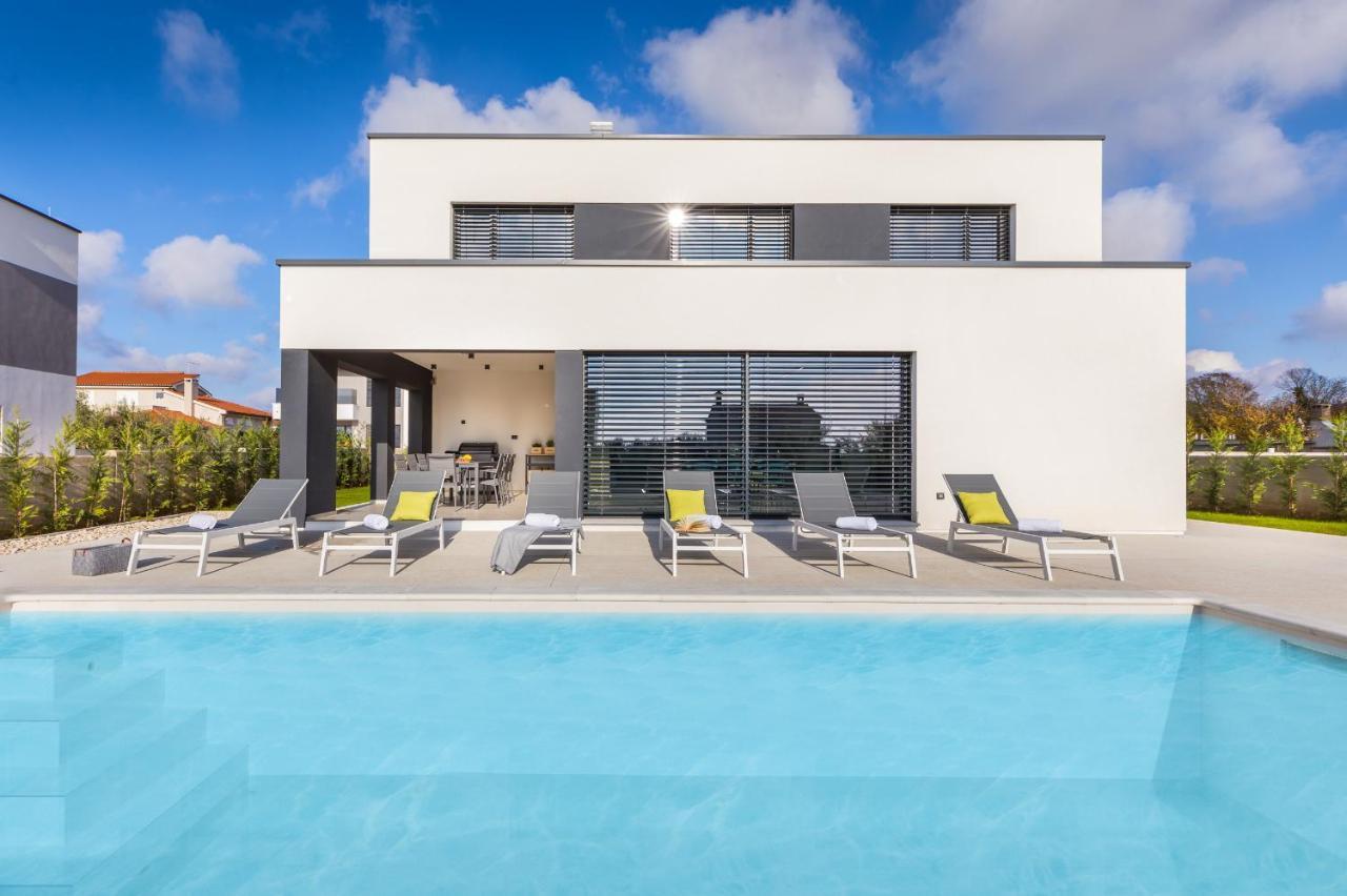 Amazing Private Villa With Outdoor Swimming Pool In Vodnjan Kültér fotó