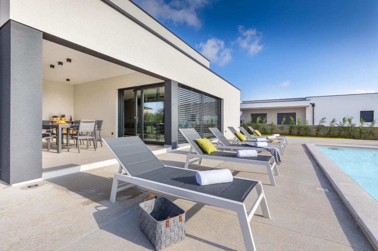 Amazing Private Villa With Outdoor Swimming Pool In Vodnjan Kültér fotó